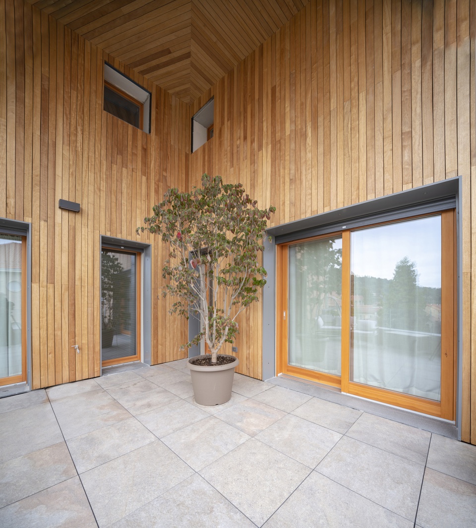 the house on stilts by studio architetti