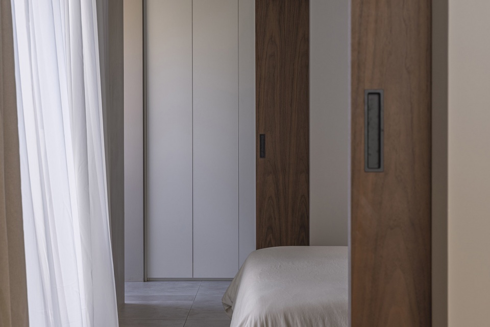 Chaoyang apartment China by Luo Xiuda