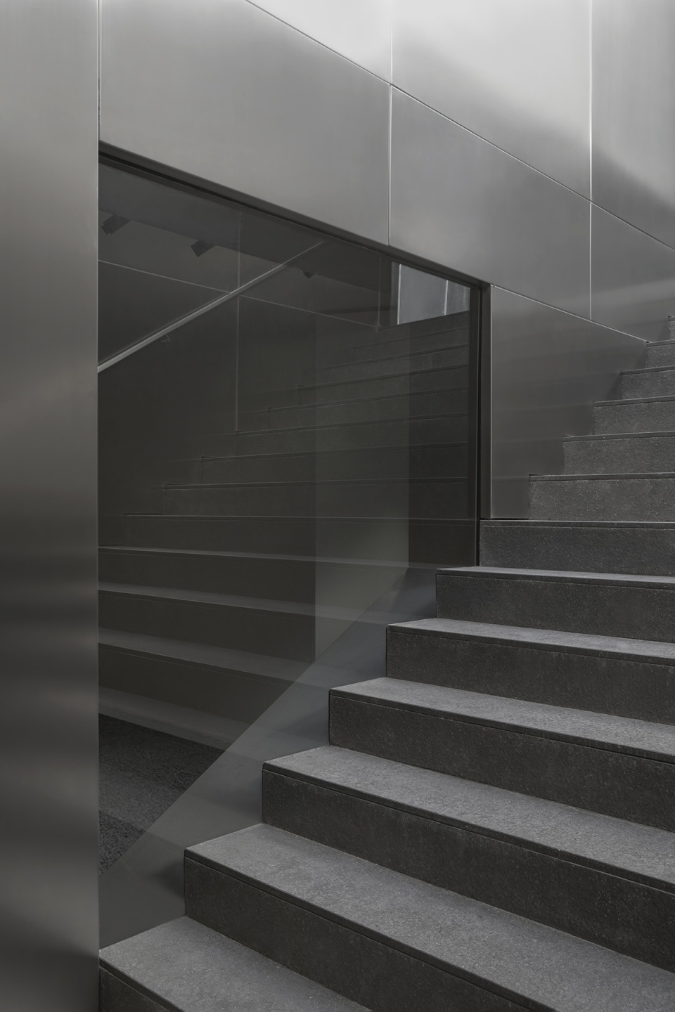 alzueta gallery entrance by francesc rife studio