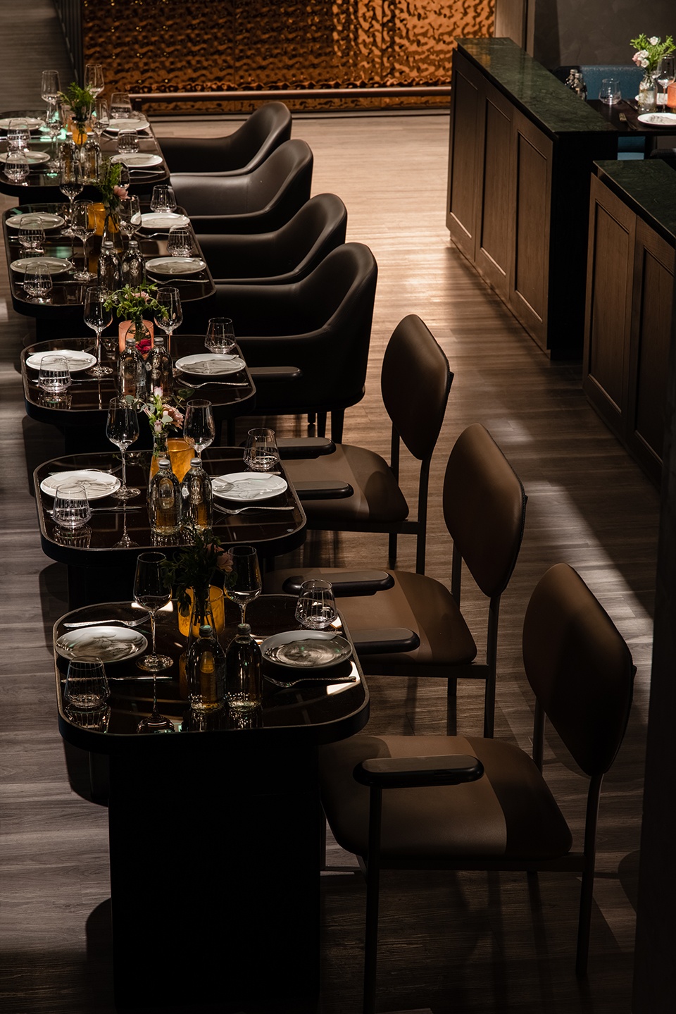 le coq wine bistro china by roomoo