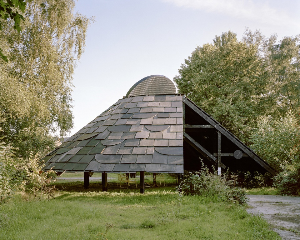 moon ra by leopold banchini architects