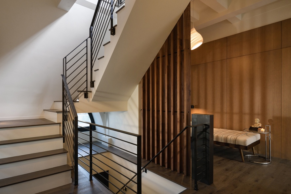 the penthouse at smith tower by graham baba architects