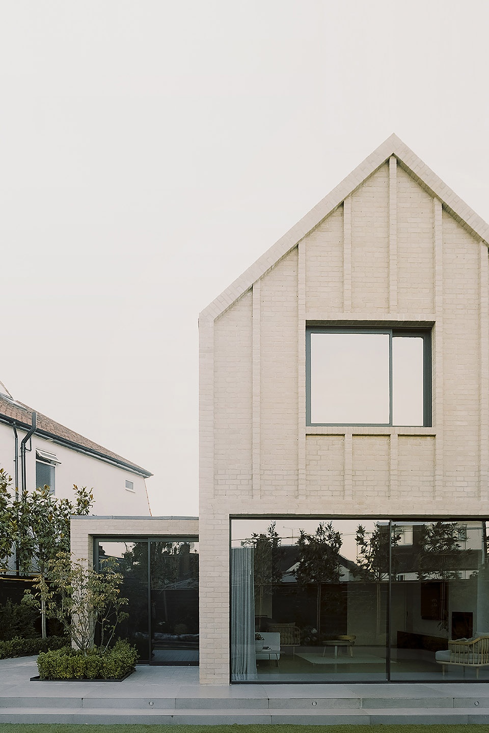 Claygate House by Alexander Martin Architects