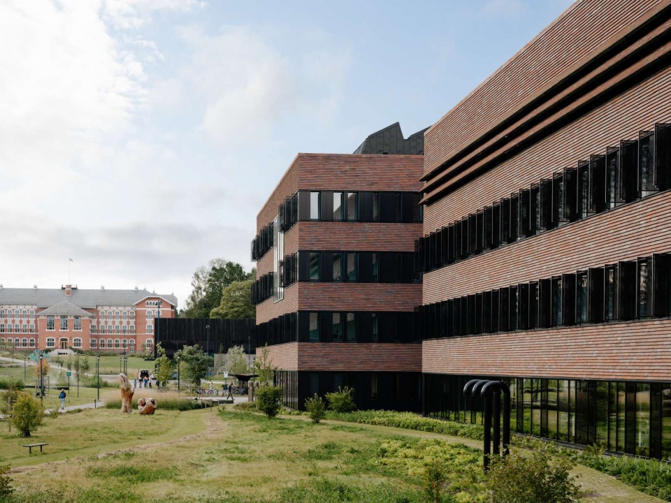 norwegian university of life sciences veterinary building by henning larsen