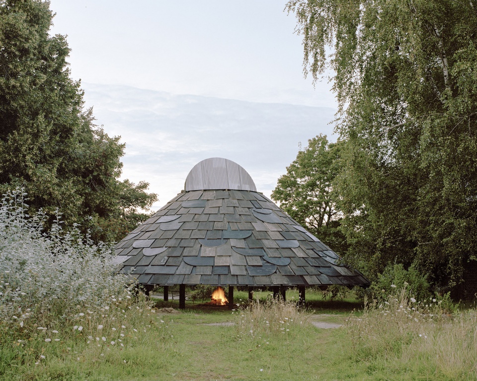 moon ra by leopold banchini architects
