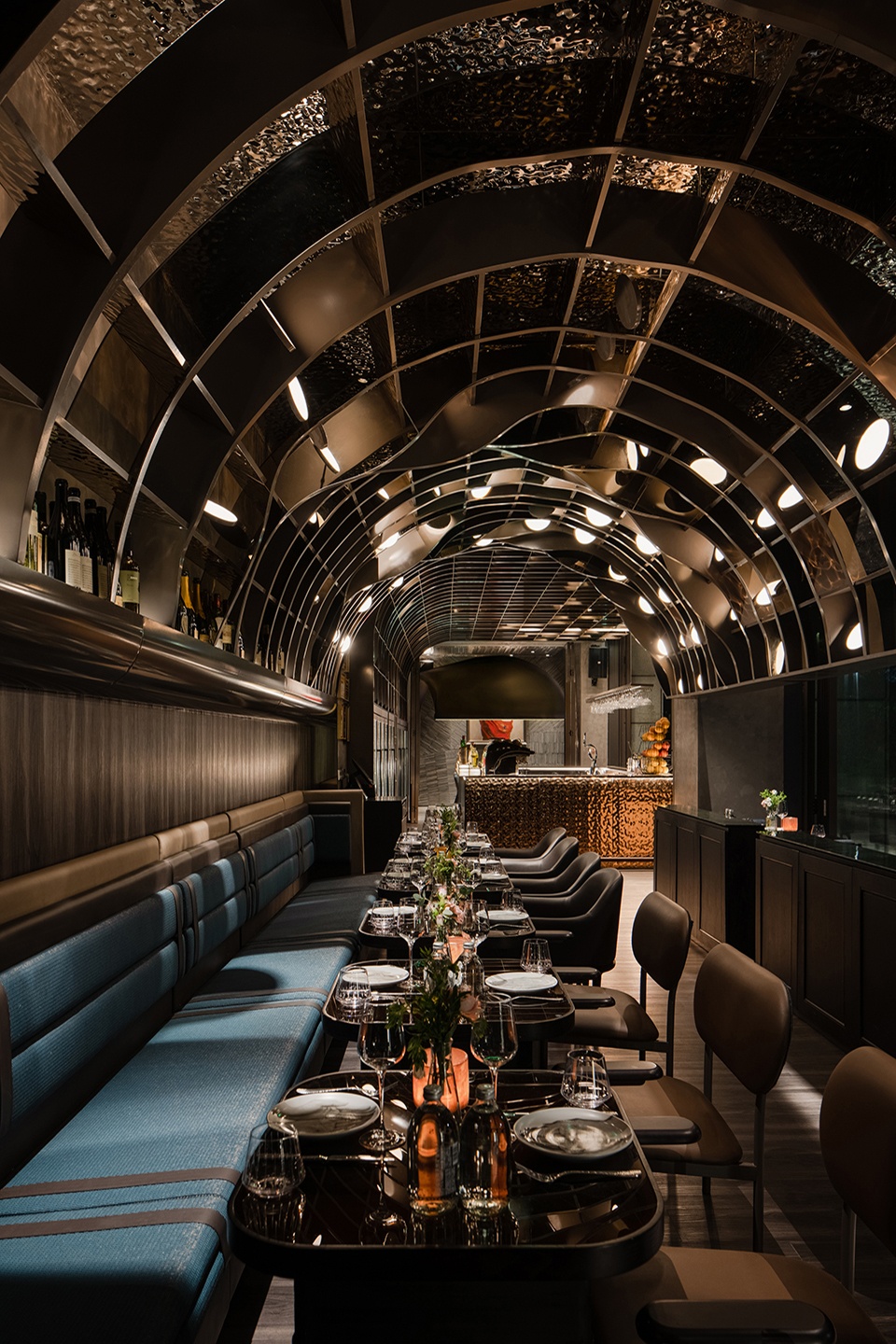 le coq wine bistro china by roomoo 1
