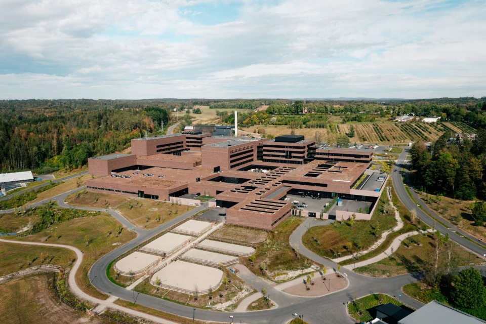 norwegian university of life sciences veterinary building by henning larsen
