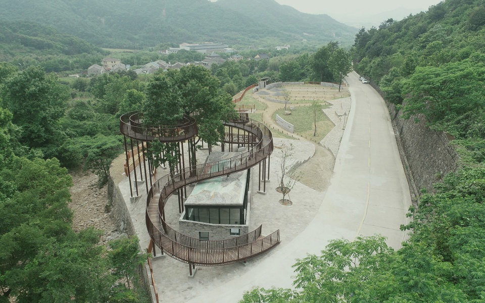 platforms in jiutou green way china by semi arch architecture design