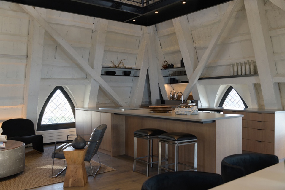 the penthouse at smith tower by graham baba architects