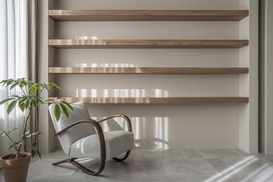 Chaoyang apartment China by Luo Xiuda