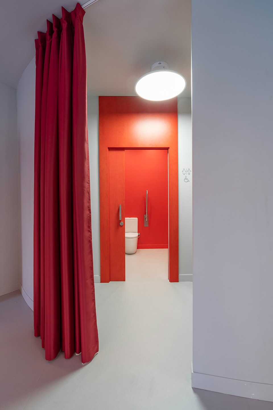 IMPRESS MADRID TEENS by Raul Sanchez Architects