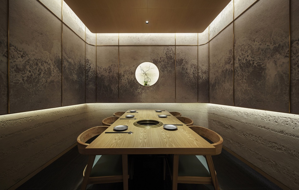 DAIMUYAKINIKU China by okamoto deguchi design