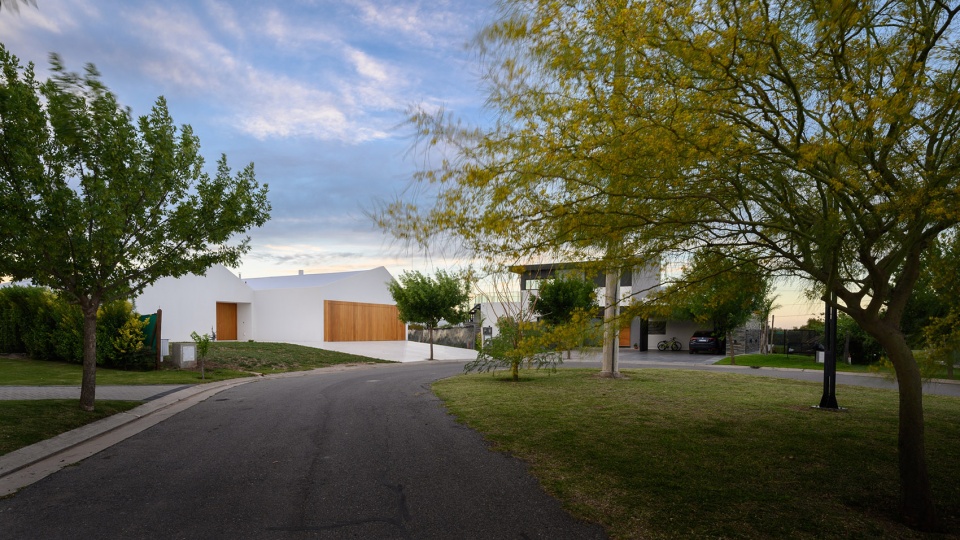 Genaro House by s estudio