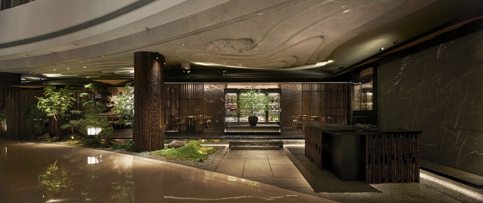 DAIMUYAKINIKU China by okamoto deguchi design