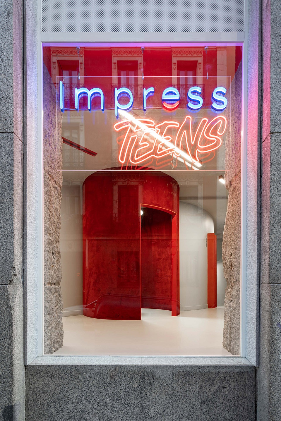 IMPRESS MADRID TEENS by Raul Sanchez Architects
