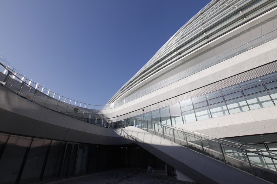 the ice ribbon the national speed skating oval china by populous