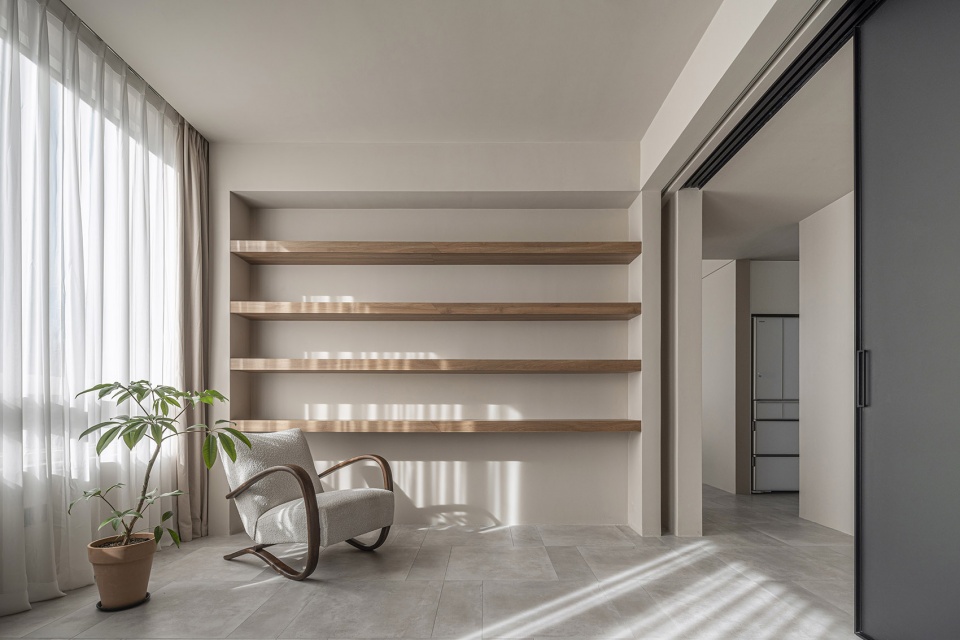 Chaoyang apartment China by Luo Xiuda