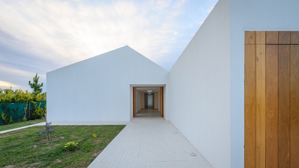 Genaro House by s estudio