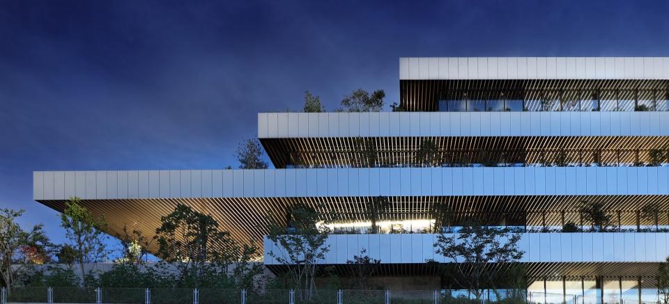 zenyaku kogyo rd center by nikken sekkei ltd