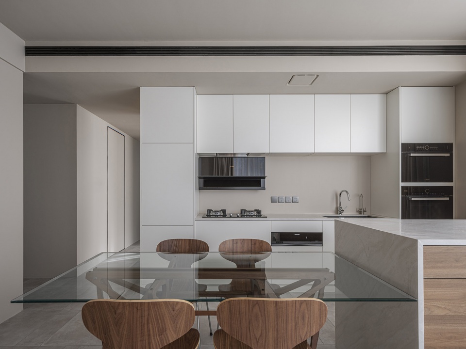 Chaoyang apartment China by Luo Xiuda