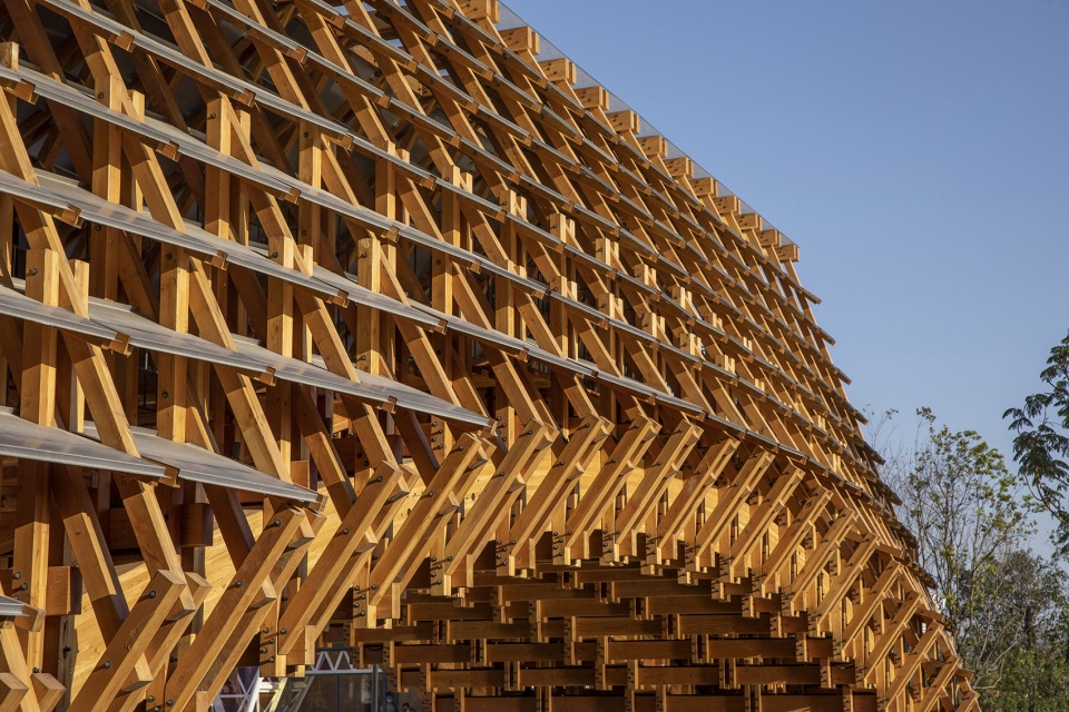 Timber Bridge in Gulou Waterfront LUO studio