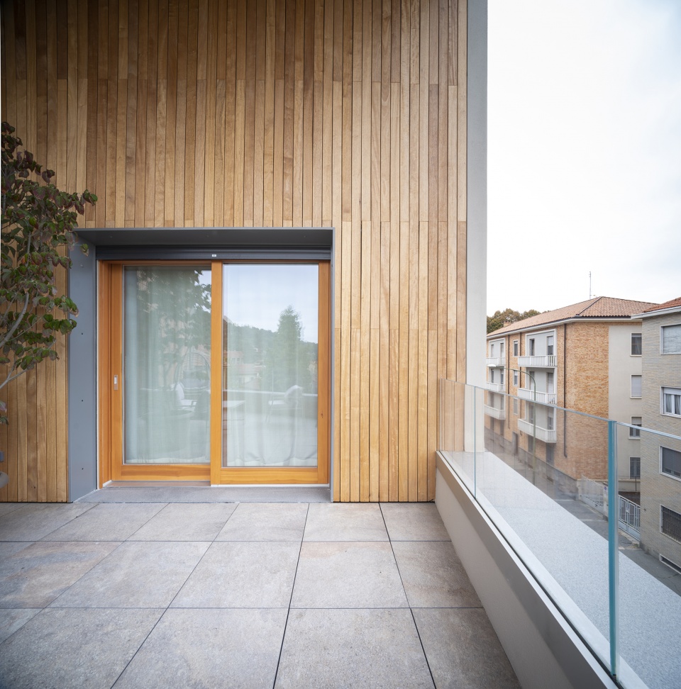 the house on stilts by studio architetti