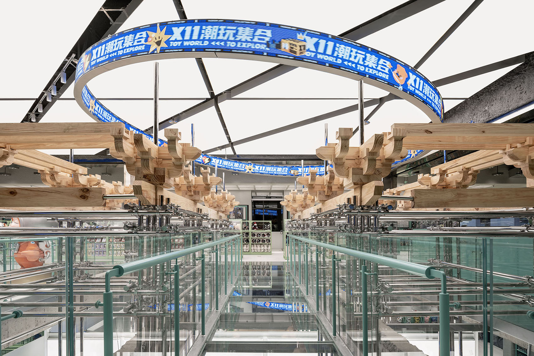 X11 Flagship Store (Incity Mega, Wenzhou, China) by BloomDesign - 谷德设计网