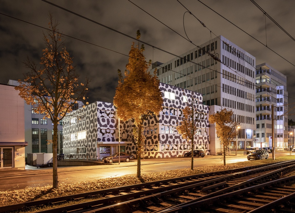 facade intervention of sw35 by j mayer h
