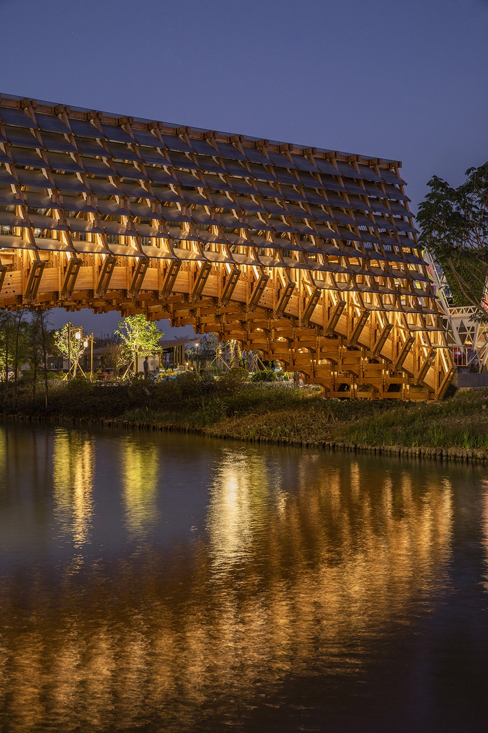 Timber Bridge in Gulou Waterfront LUO studio