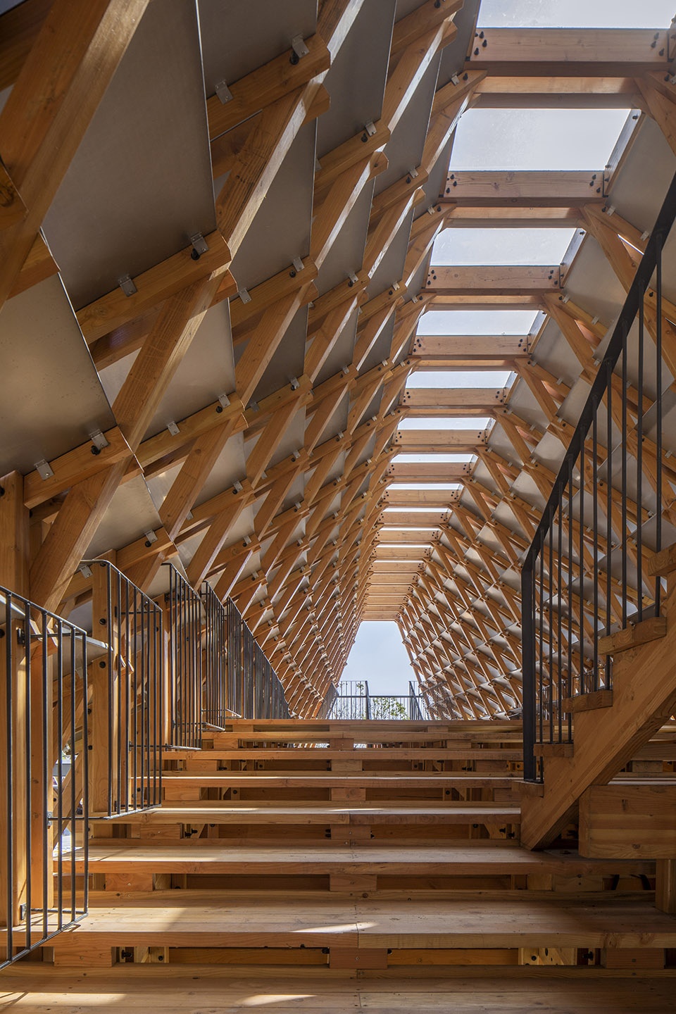 Timber Bridge in Gulou Waterfront LUO studio