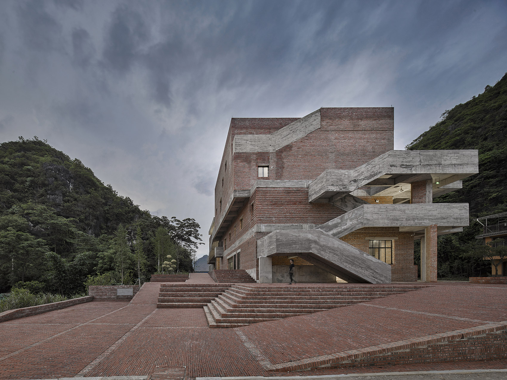 Cultural Service Center and LocalWorkshops of Ruyi Village Regional Studio