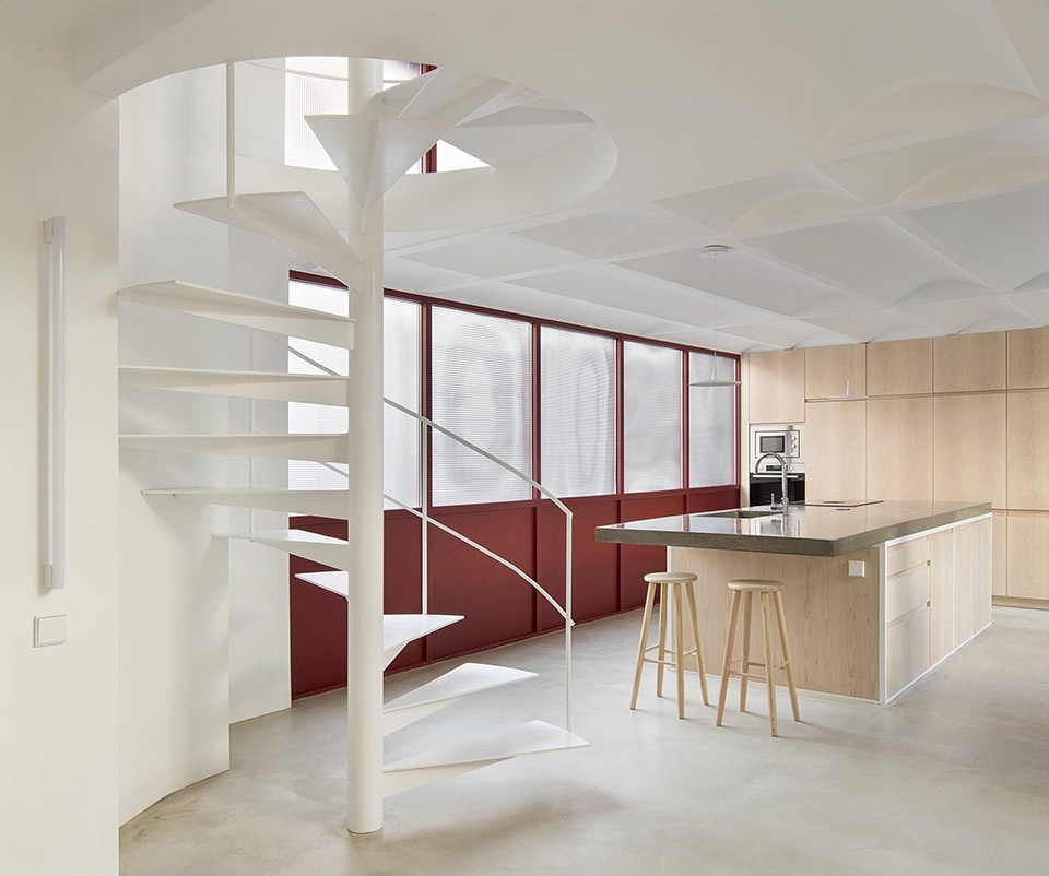 red house barcelona by arame studio
