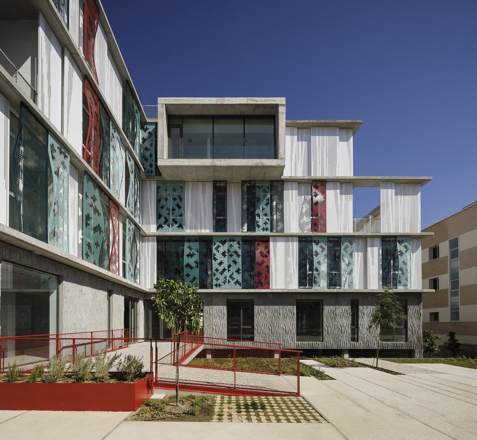 Provincial Office of the Red Cross in Malaga endosdedos architecture