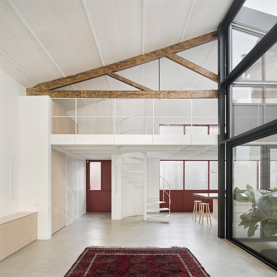 red house barcelona by arame studio