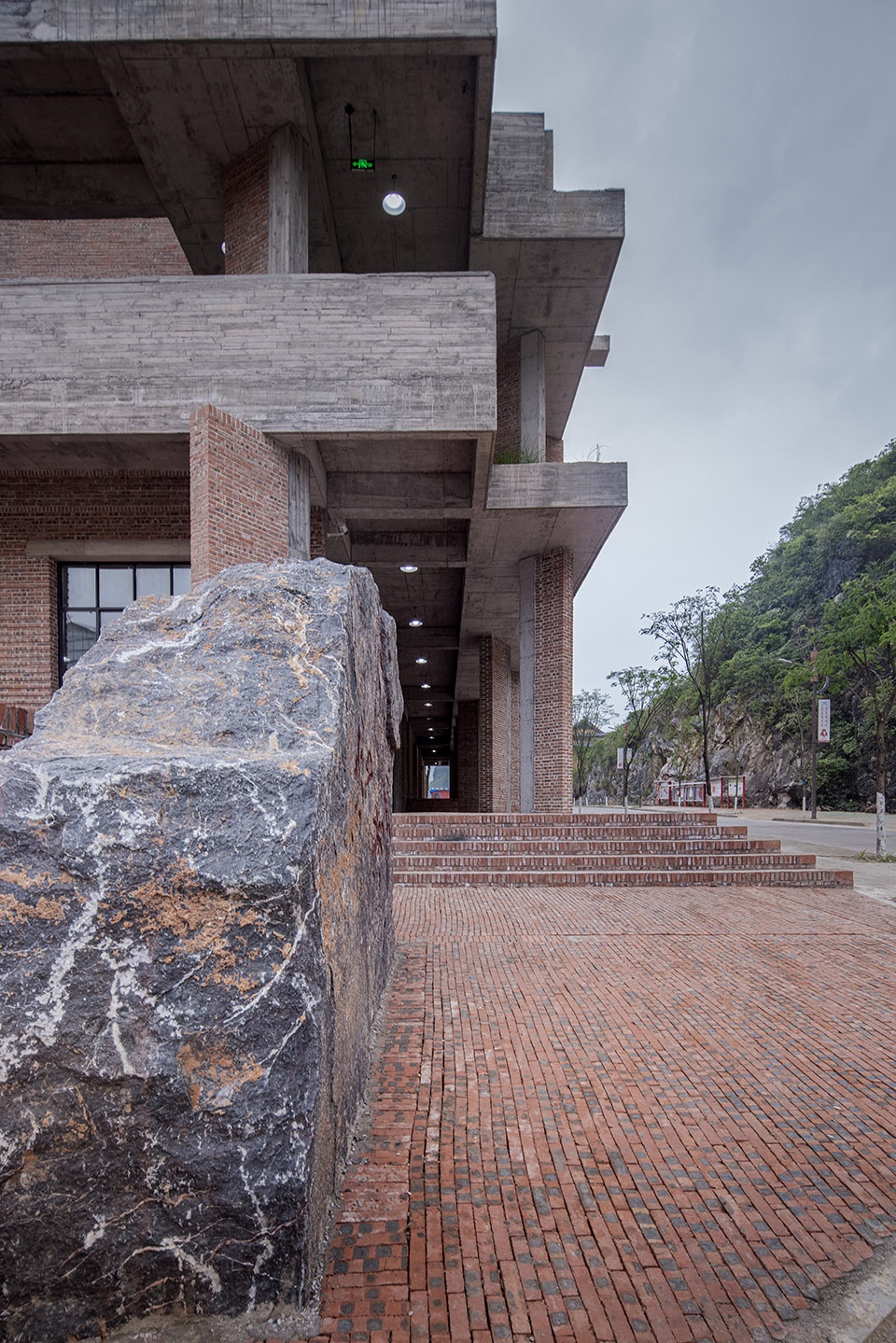 Cultural Service Center and LocalWorkshops of Ruyi Village Regional Studio