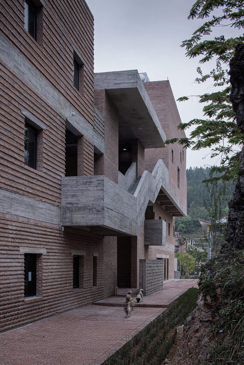 Cultural Service Center and LocalWorkshops of Ruyi Village Regional Studio