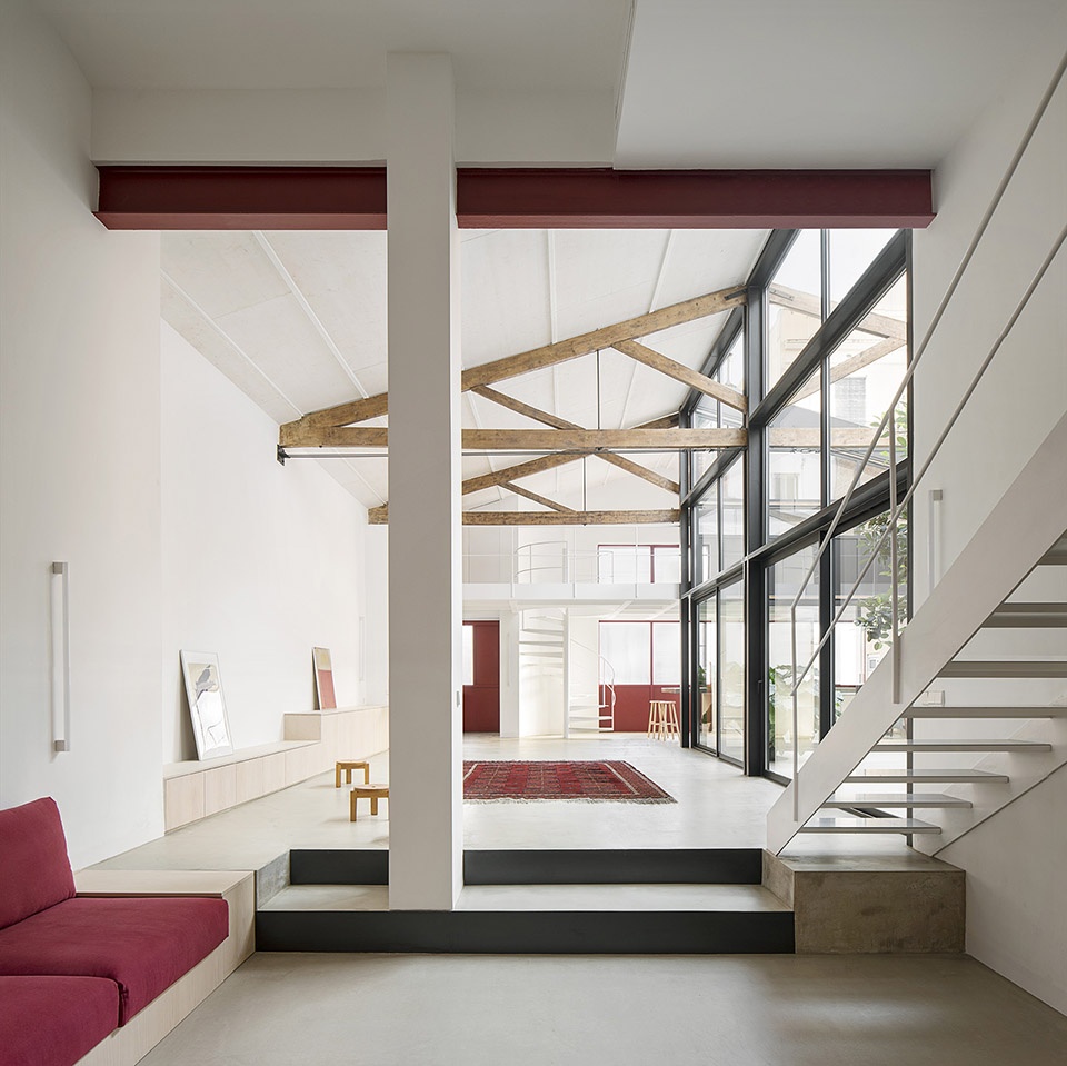 red house barcelona by arame studio