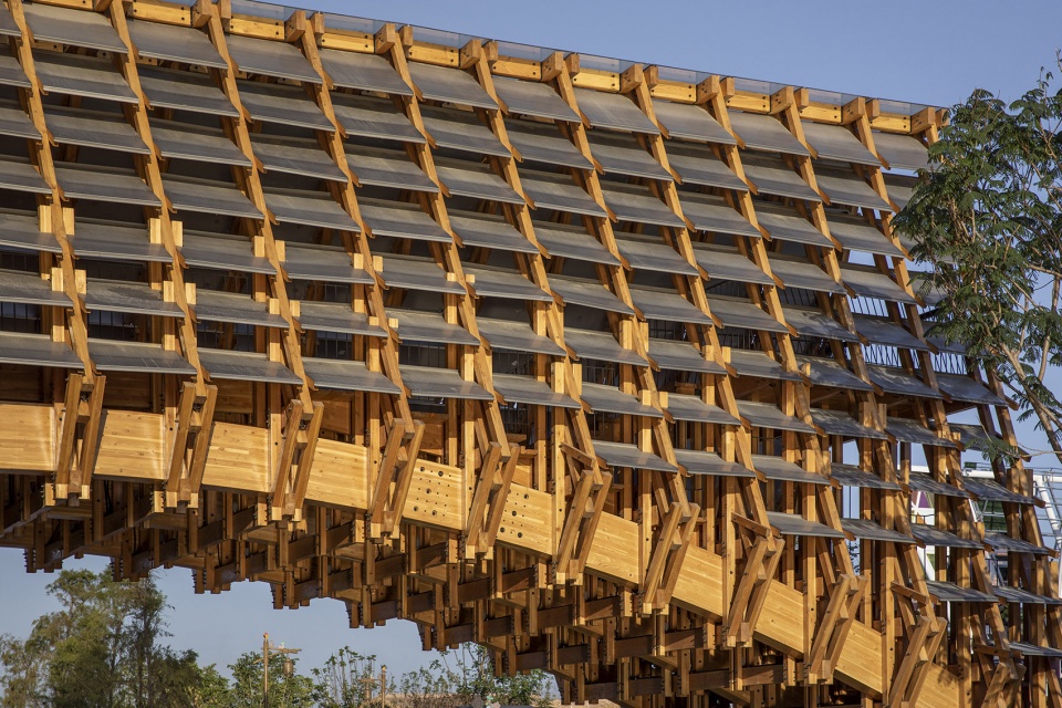 Timber Bridge in Gulou Waterfront LUO studio