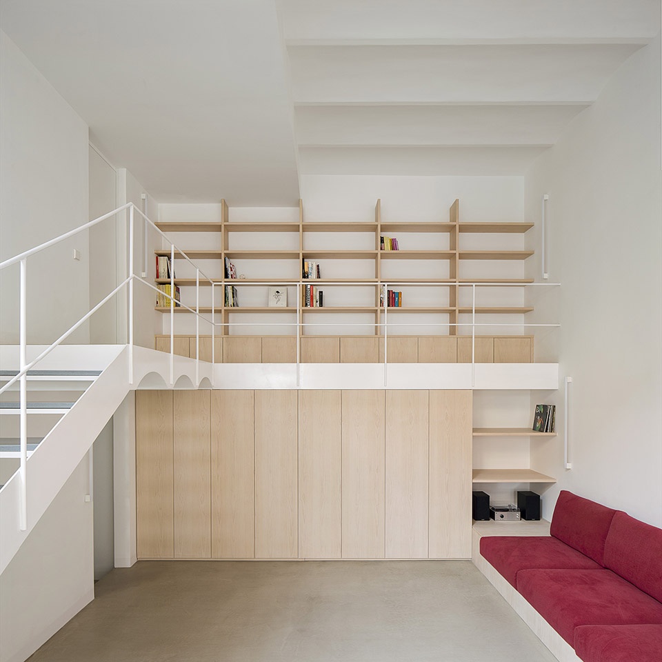 red house barcelona by arame studio