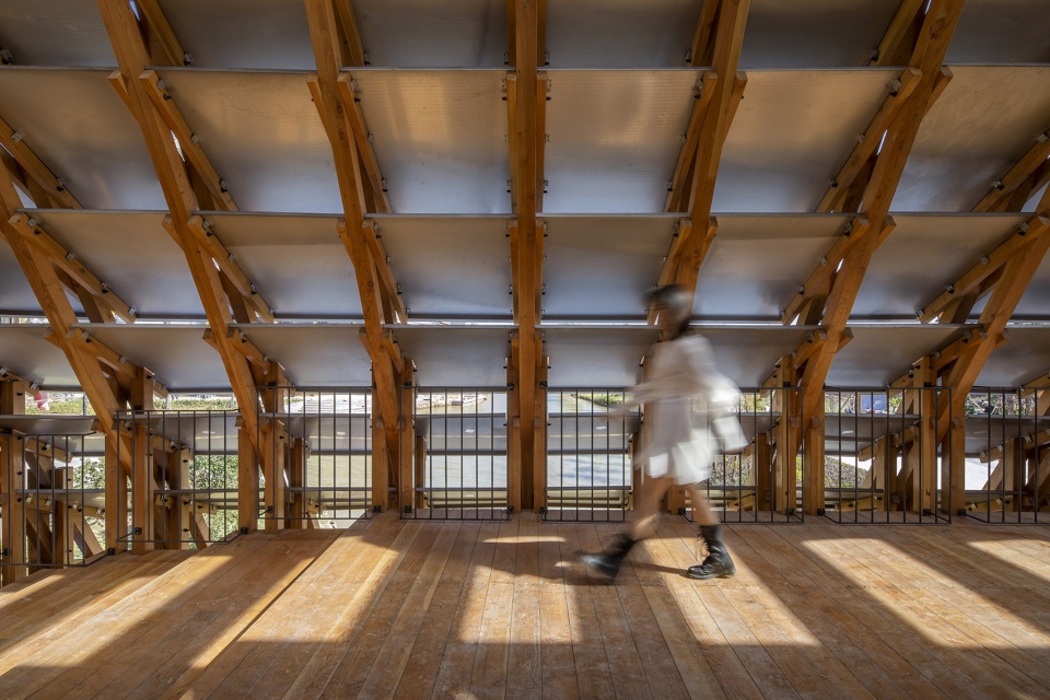 Timber Bridge in Gulou Waterfront LUO studio