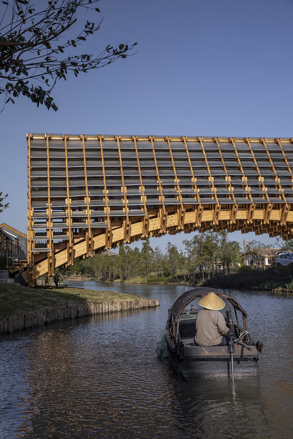 Timber Bridge in Gulou Waterfront LUO studio