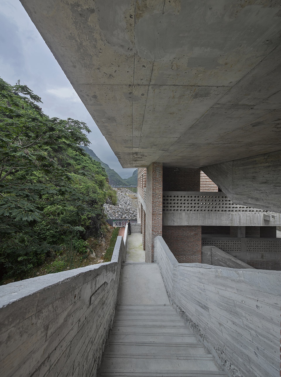 Cultural Service Center and LocalWorkshops of Ruyi Village Regional Studio