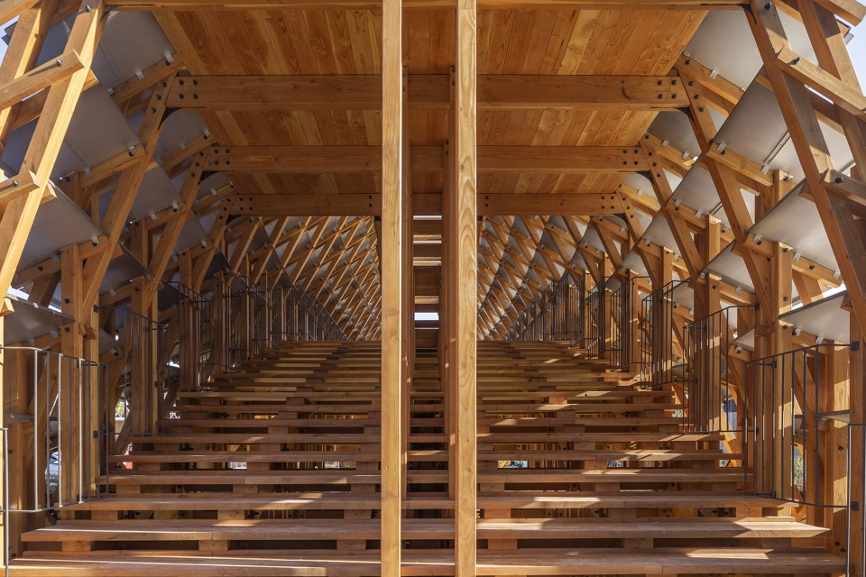 Timber Bridge in Gulou Waterfront LUO studio