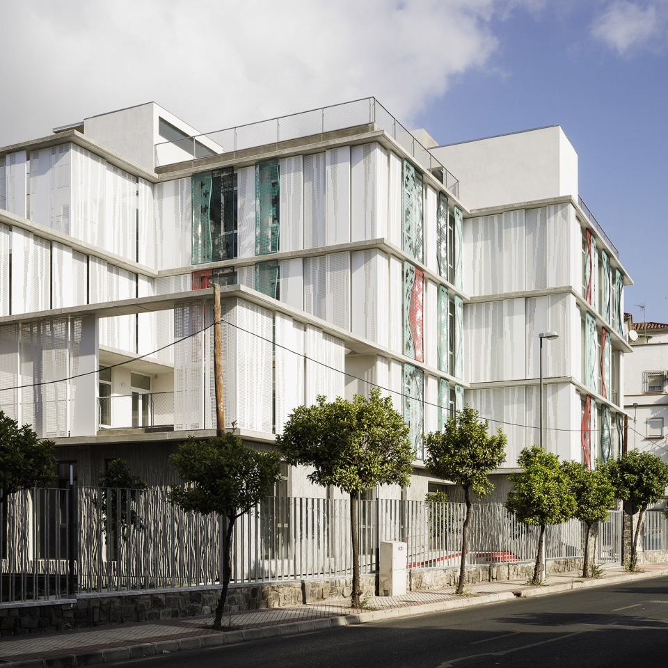 Provincial Office of the Red Cross in Malaga endosdedos architecture