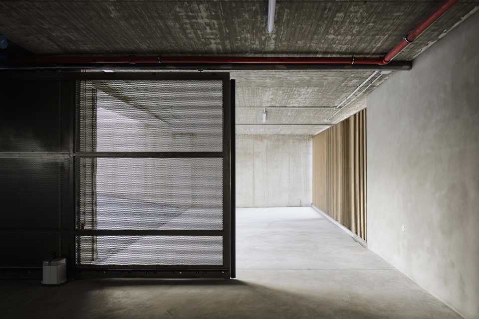 Provincial Office of the Red Cross in Malaga endosdedos architecture
