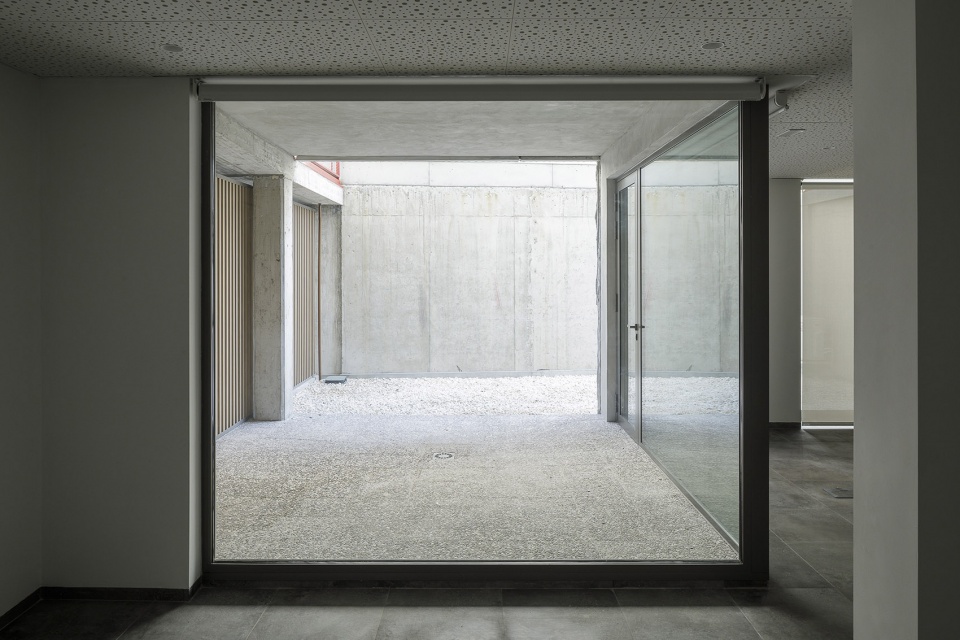 Provincial Office of the Red Cross in Malaga endosdedos architecture