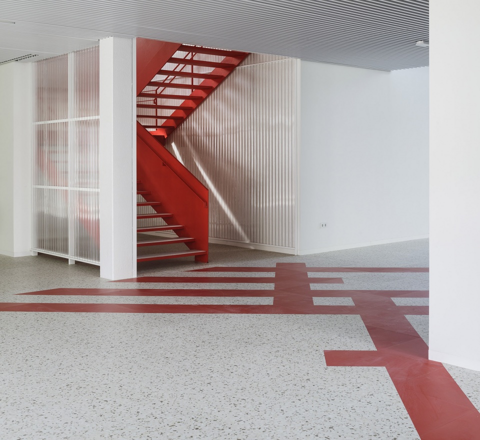 Provincial Office of the Red Cross in Malaga endosdedos architecture