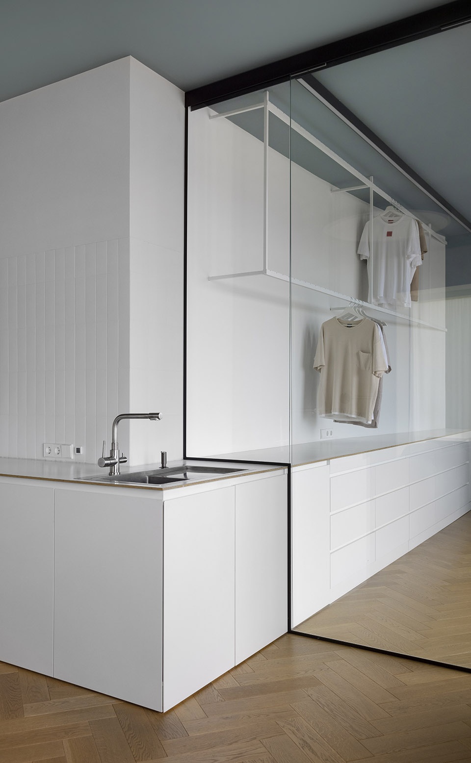 reflection apartment minsk by zrobim architects