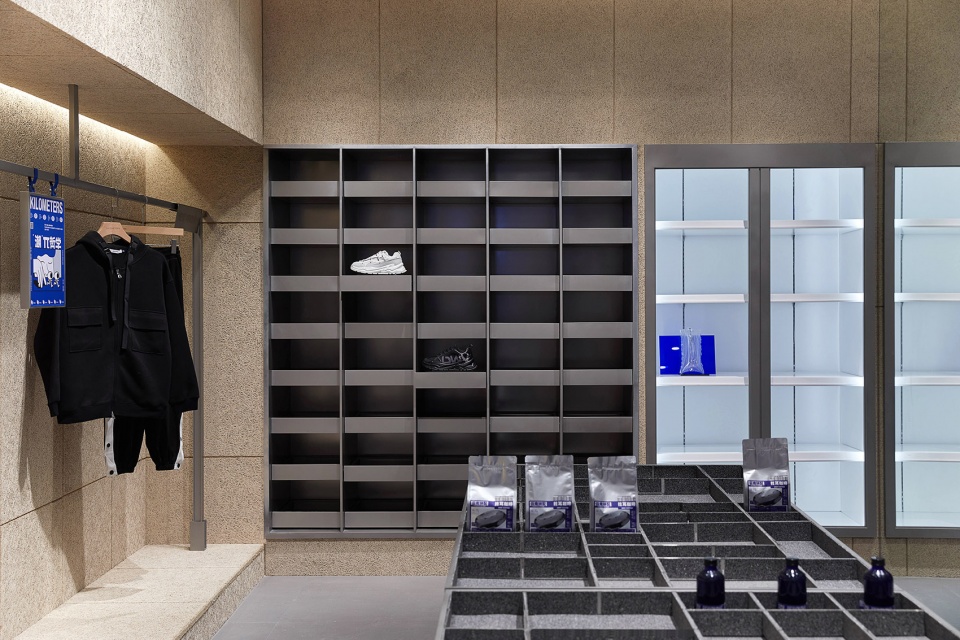 KM COOL SPACE Flagship Store by Super Normal Design
