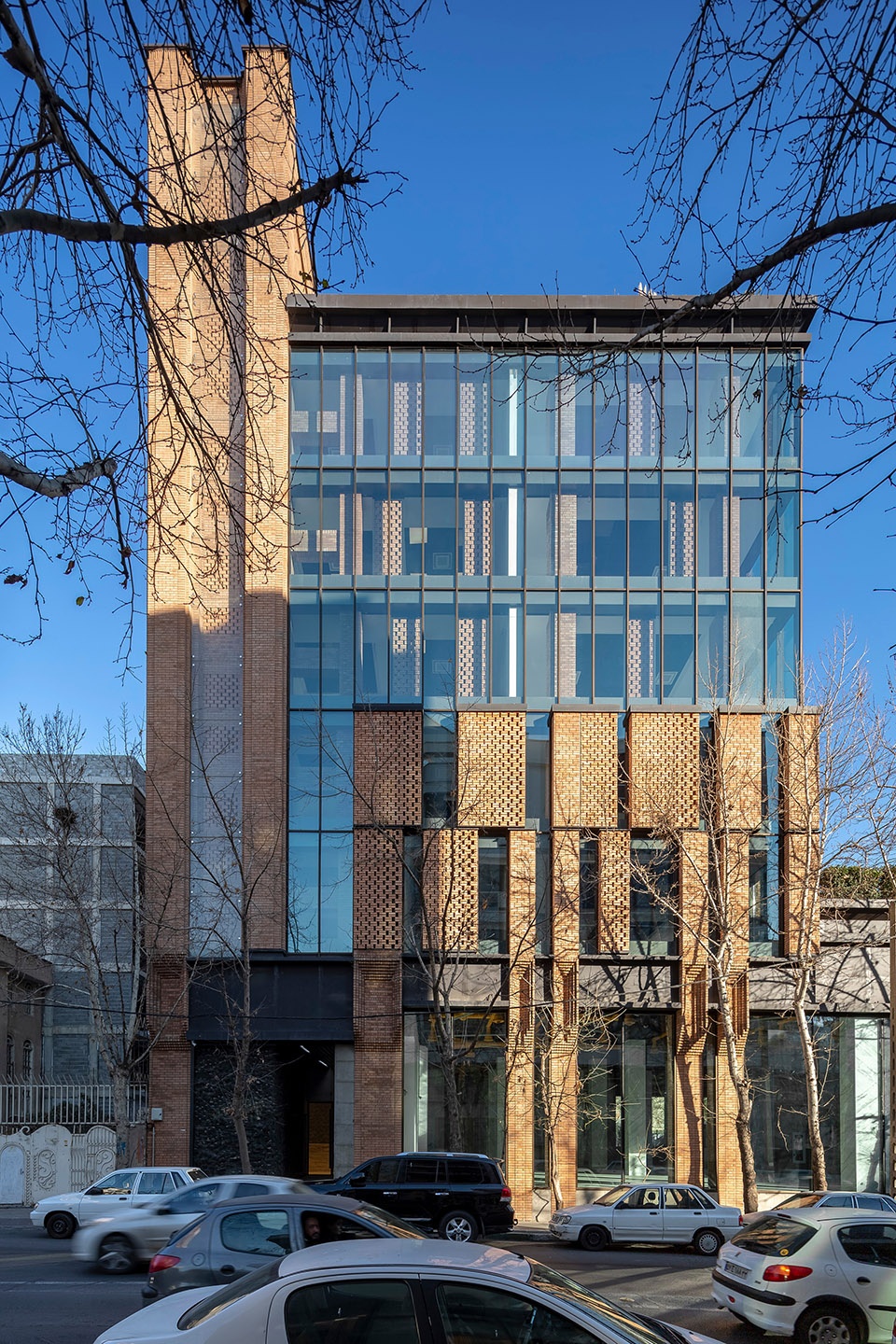 Zomorrod 11 Bricks on The Move by akaran Architects
